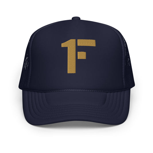 1F En Bordado ''Gorra Tipo trucker''